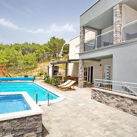 Villa Sara With Sea View And Private Heated Pool Omiš Eksteriør billede