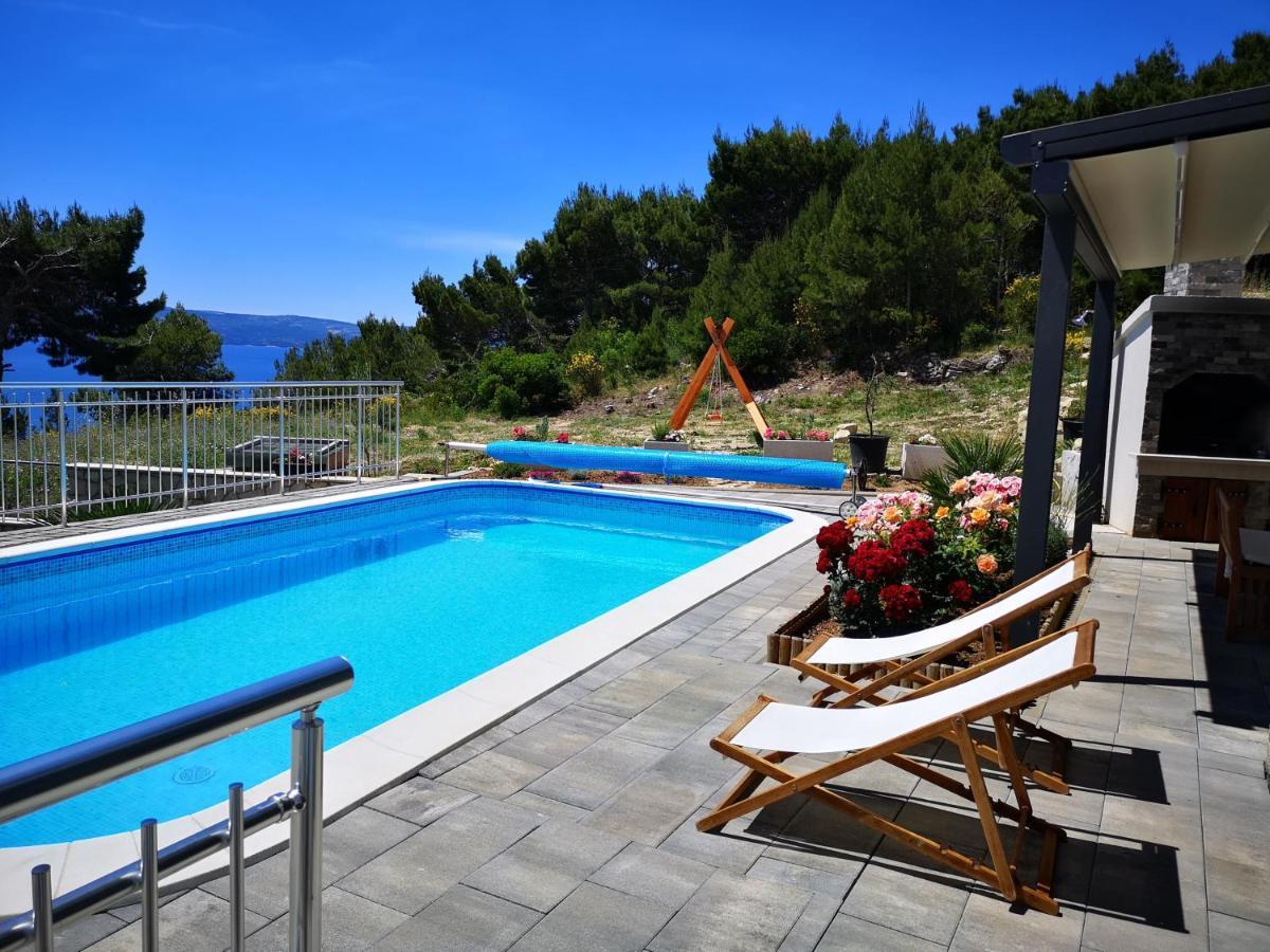 Villa Sara With Sea View And Private Heated Pool Omiš Eksteriør billede