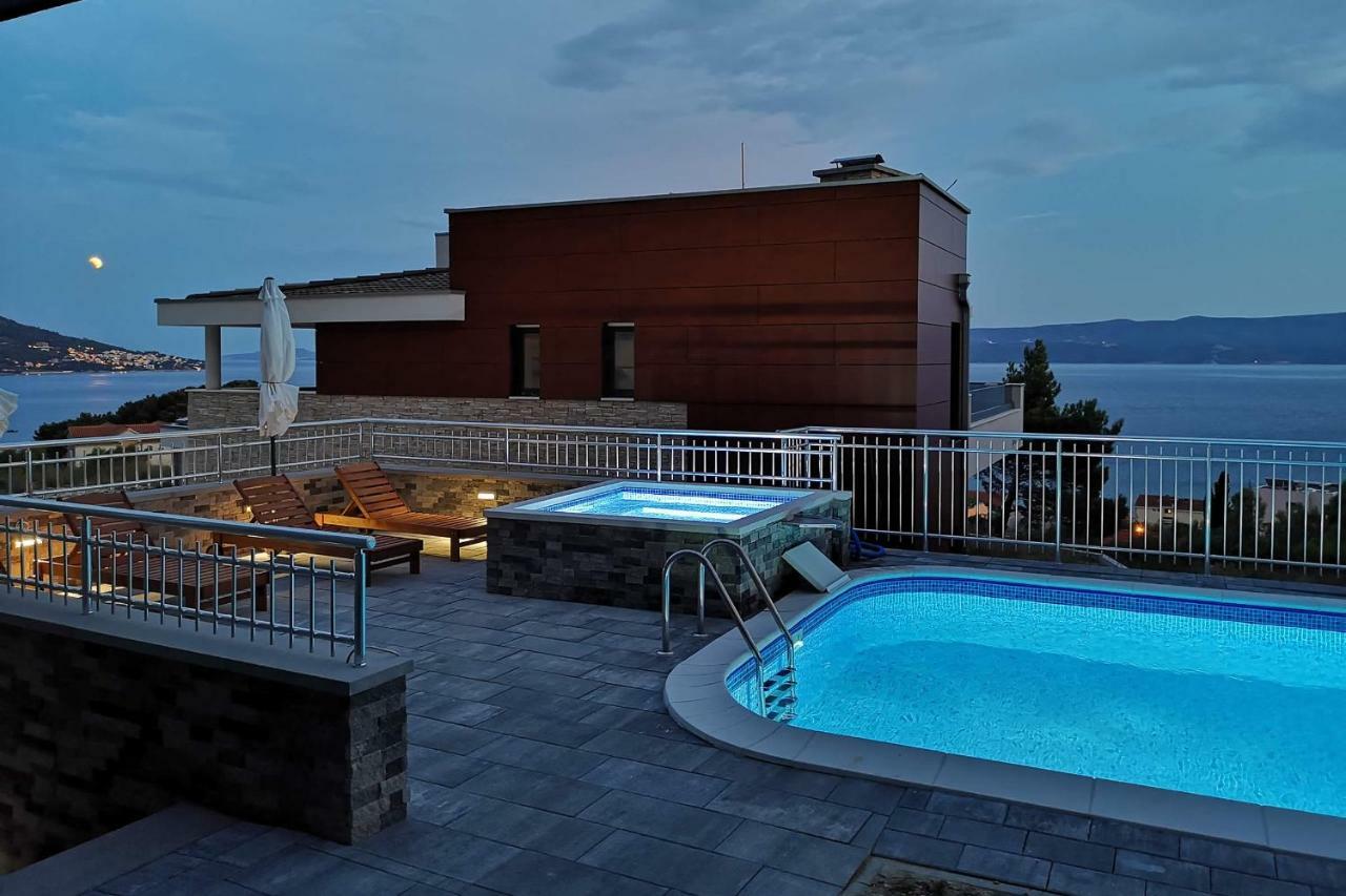 Villa Sara With Sea View And Private Heated Pool Omiš Eksteriør billede